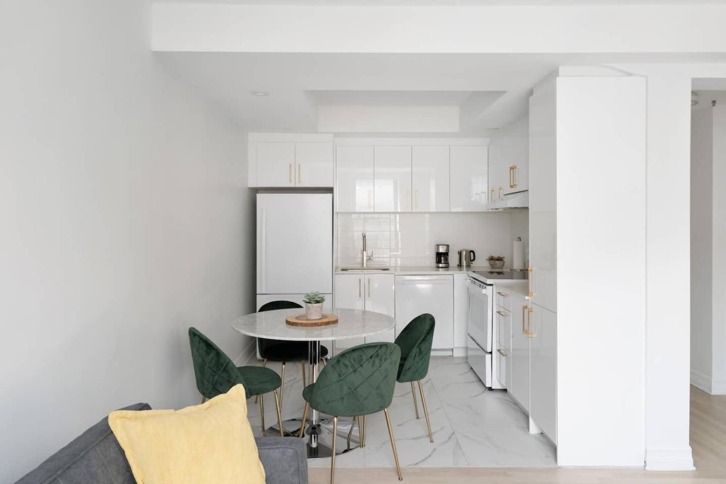 One-Bedroom Apartment,1565701750:JPEG